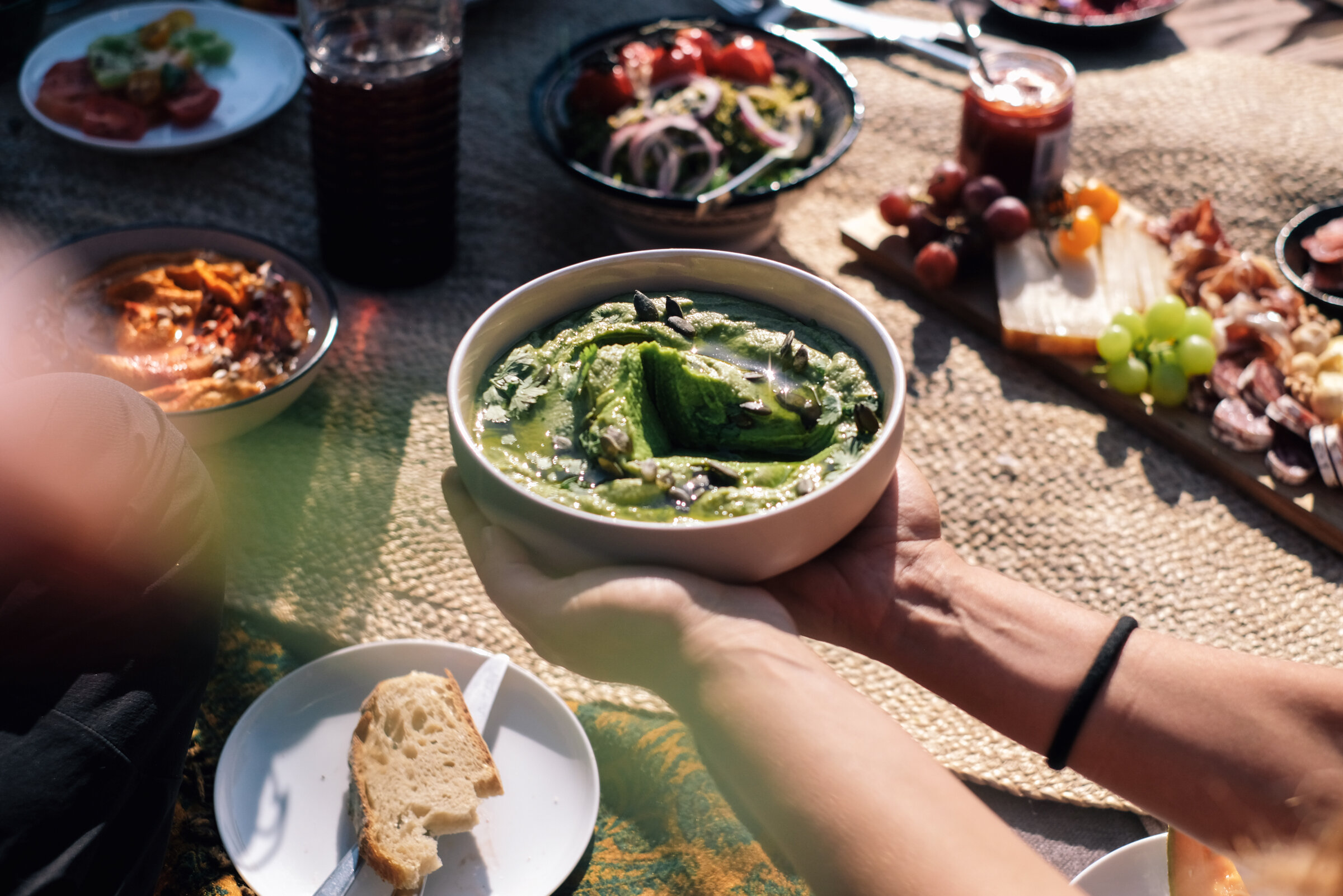 PICNIC---spread-humus-green.jpg